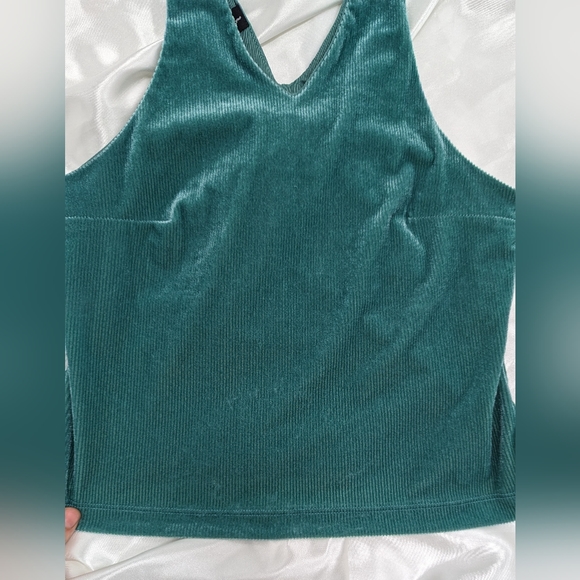 Urban Outfitters Women's US Large SeaGreen Soft Ribbed Pull Over Halter Crop Top - Picture 4 of 13